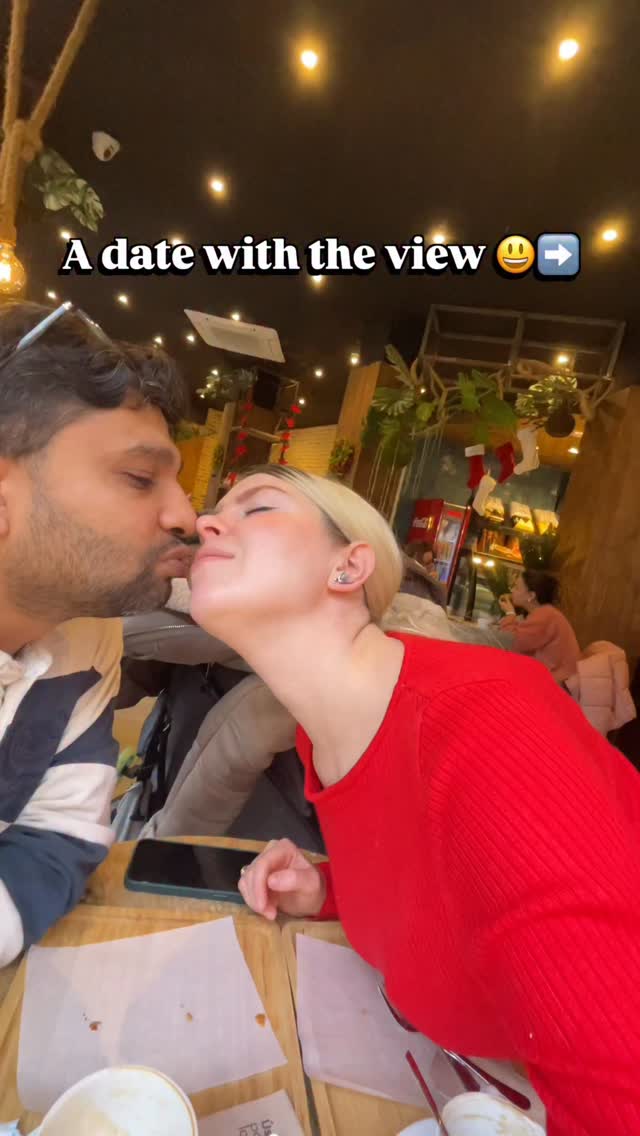 A date with your love or the view? @bharatirussijodi 