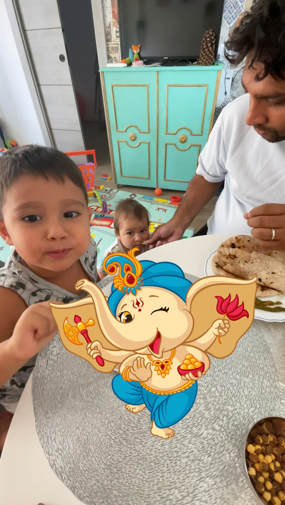 We have a small Ganesha in our house🥰 I mean two of them😄