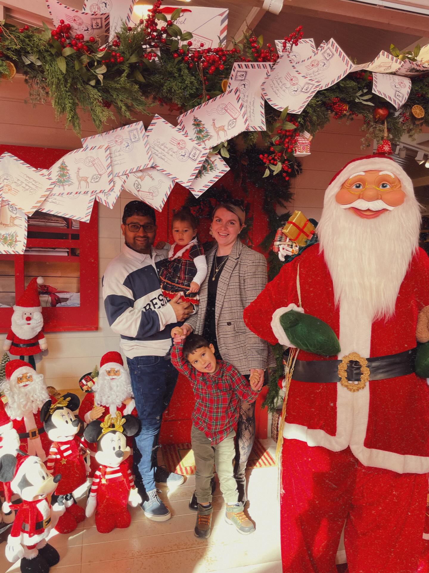 Christmas is coming 🎄💫
@bharatirussijodi