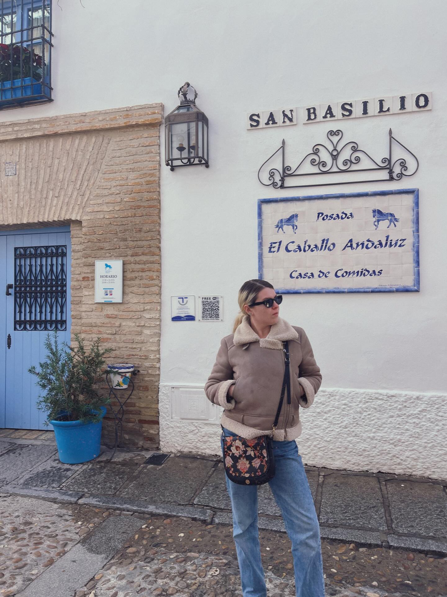 Our little life 🌸🥰
.
.
.
#christmas #multicultural #cordoba #travel #familytri